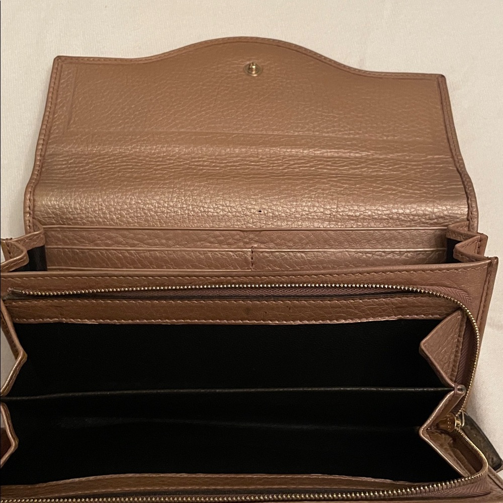 Gucci Gold Leather Women's Wallet - Picture 6 of 11